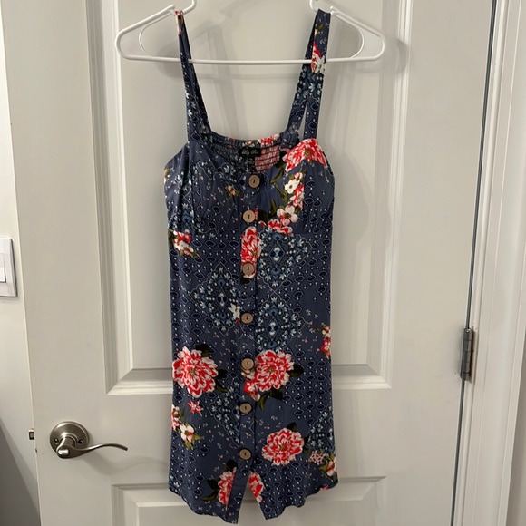 Sundress - Picture 1 of 4